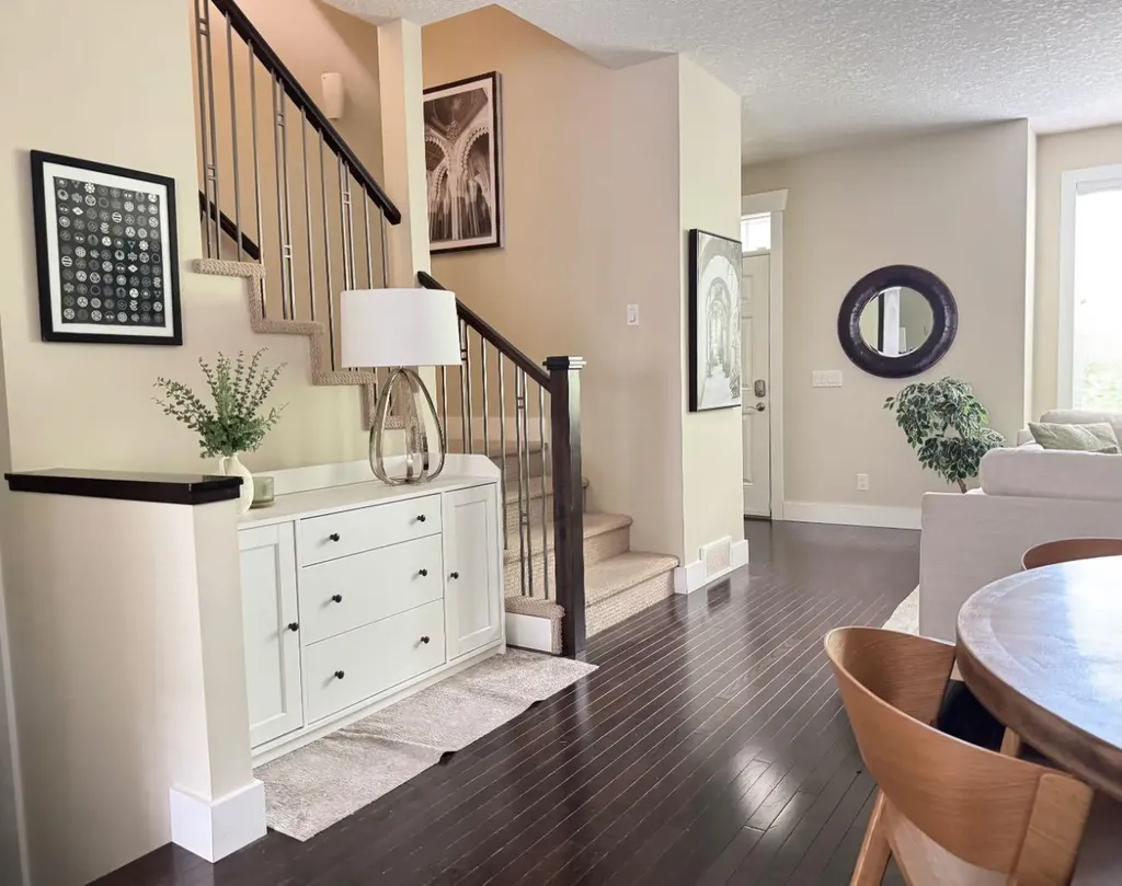 2821 Dallaire Avenue SW Calgary AB T3E 7T2