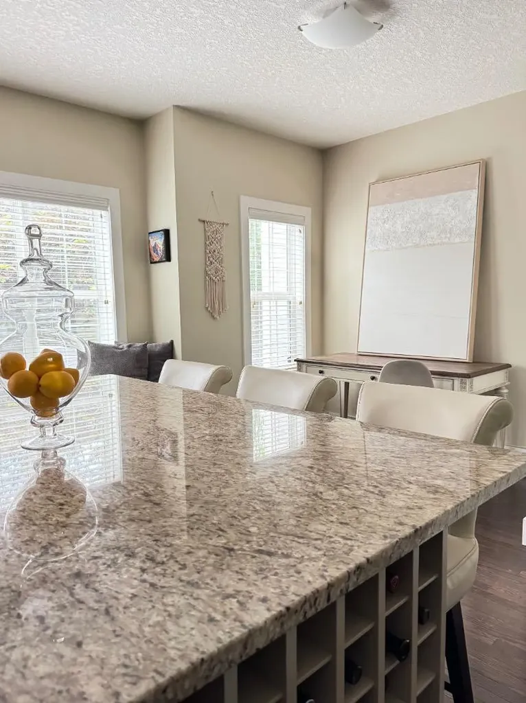 2821 Dallaire Avenue SW Calgary AB T3E 7T2