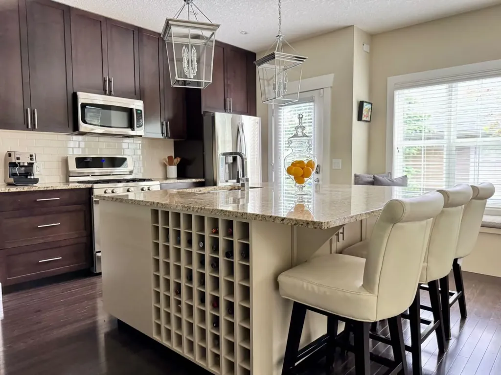 2821 Dallaire Avenue SW Calgary AB T3E 7T2