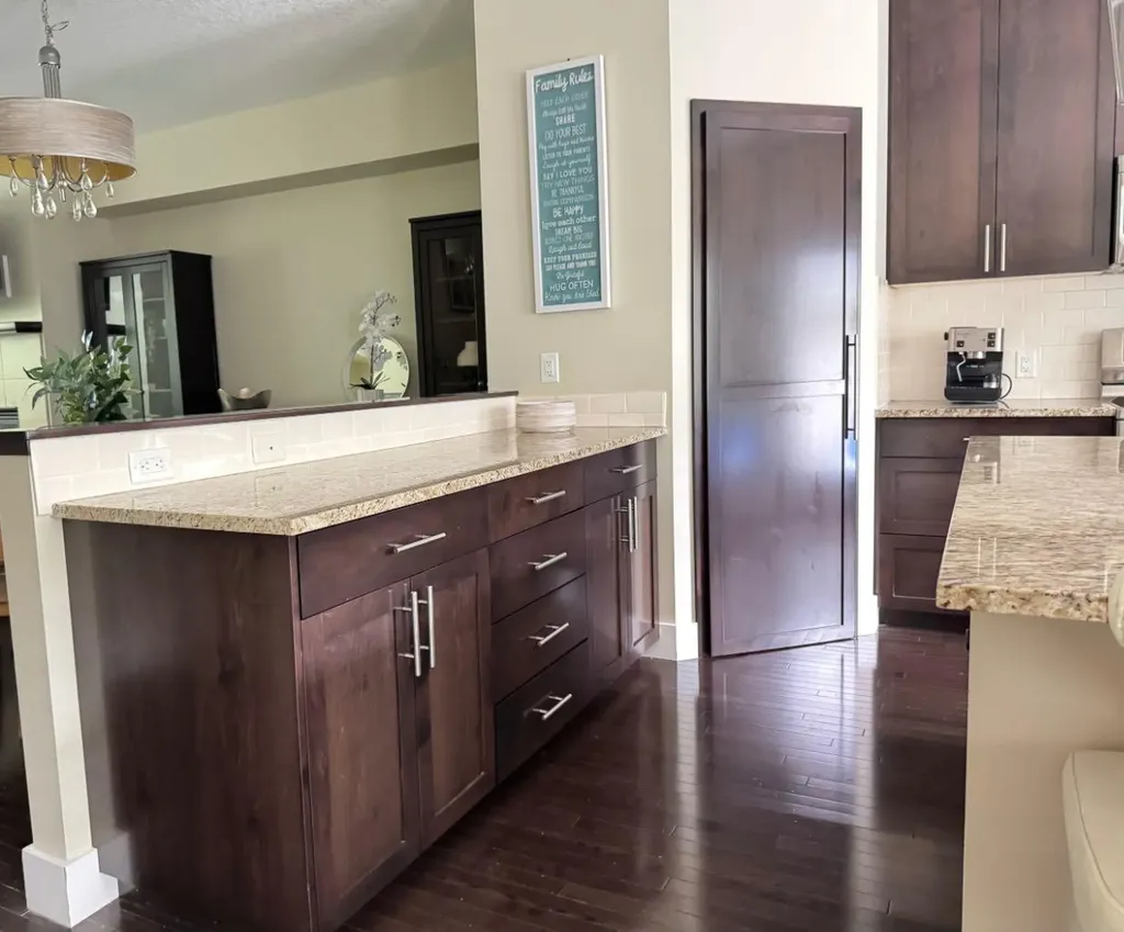 2821 Dallaire Avenue SW Calgary AB T3E 7T2