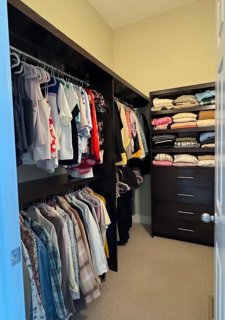 2821 Dallaire Avenue SW Calgary AB T3E 7T2