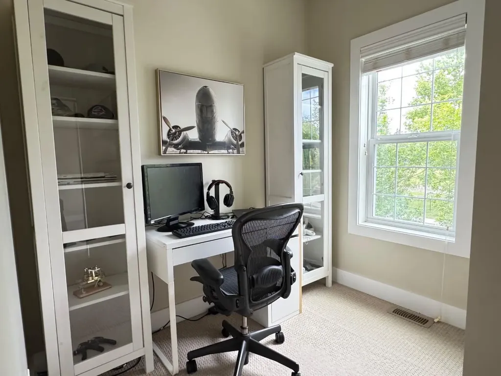 2821 Dallaire Avenue SW Calgary AB T3E 7T2