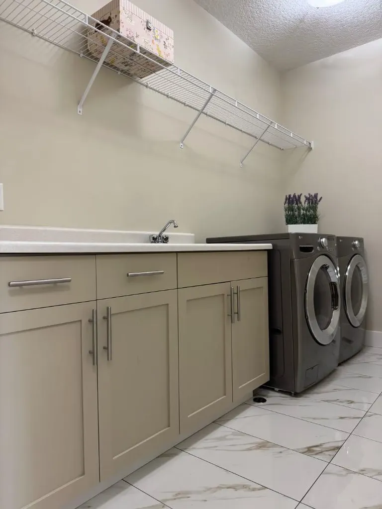 2821 Dallaire Avenue SW Calgary AB T3E 7T2