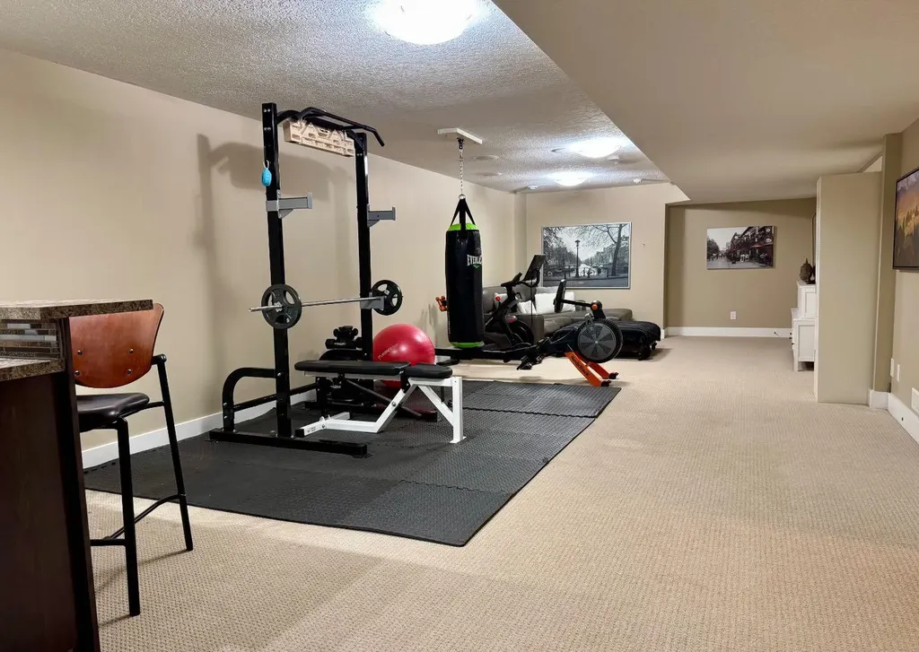2821 Dallaire Avenue SW Calgary AB T3E 7T2