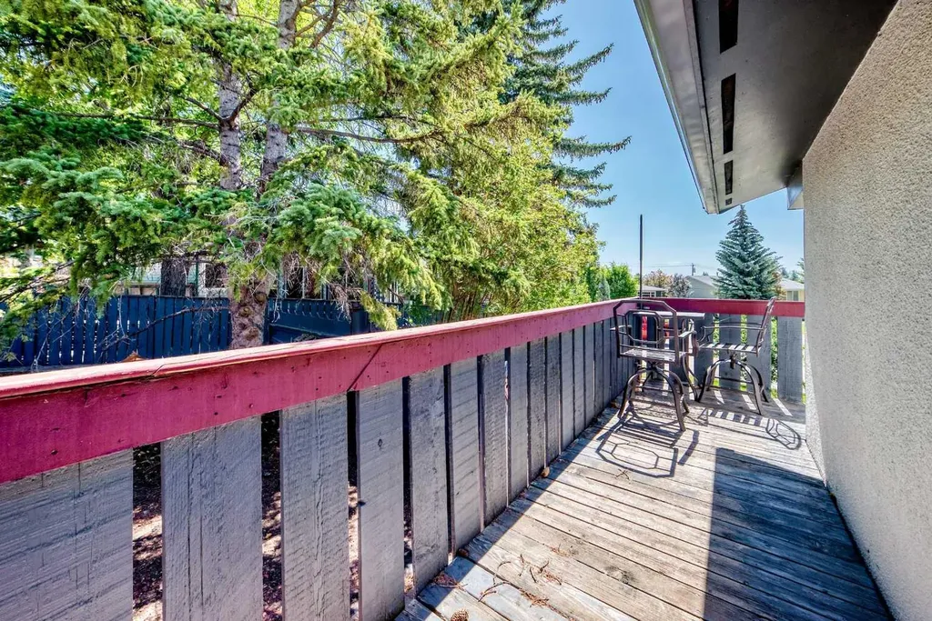 310 Huntham Place NE Calgary AB T2K 4G7