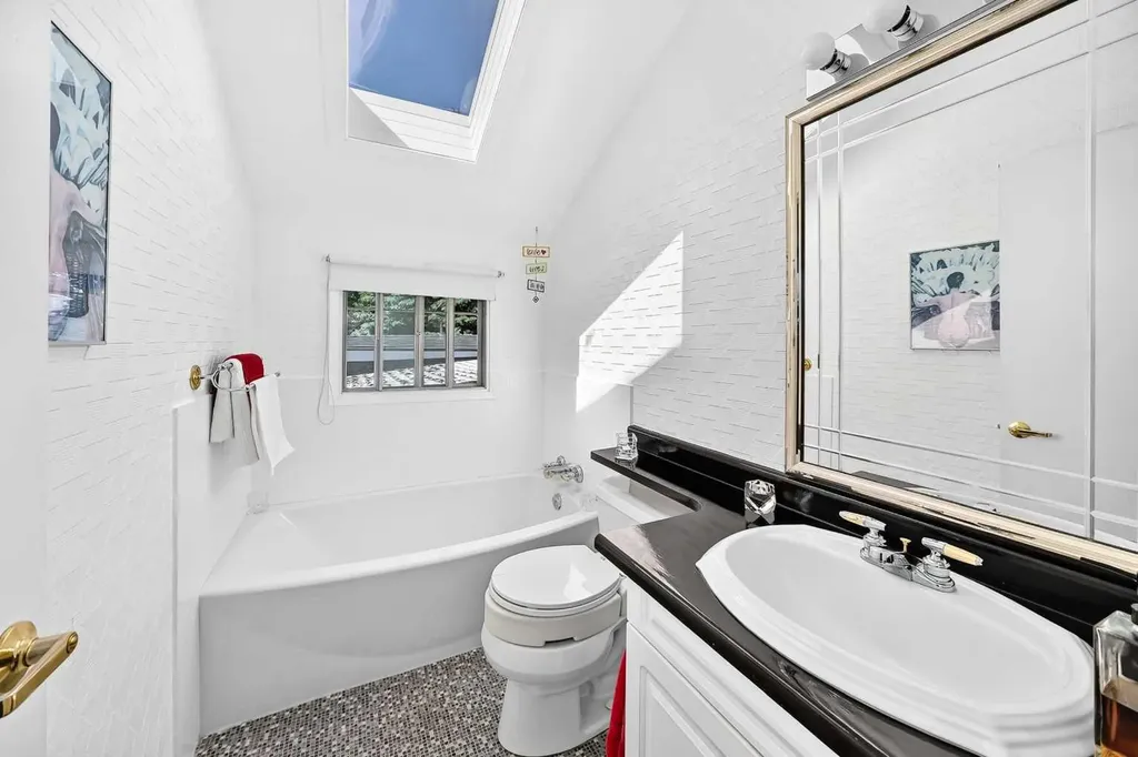 310 Huntham Place NE Calgary AB T2K 4G7