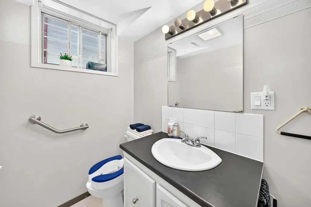 310 Huntham Place NE Calgary AB T2K 4G7