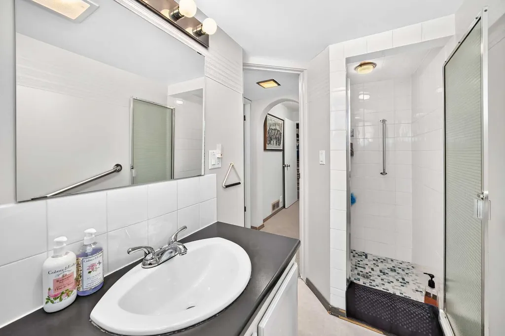 310 Huntham Place NE Calgary AB T2K 4G7