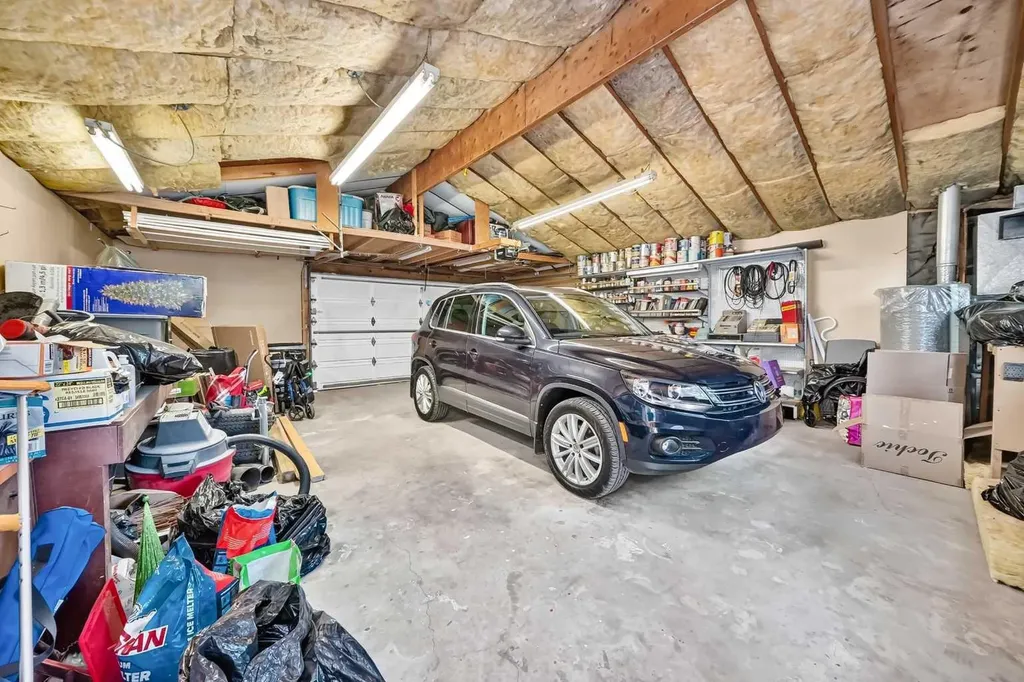 310 Huntham Place NE Calgary AB T2K 4G7
