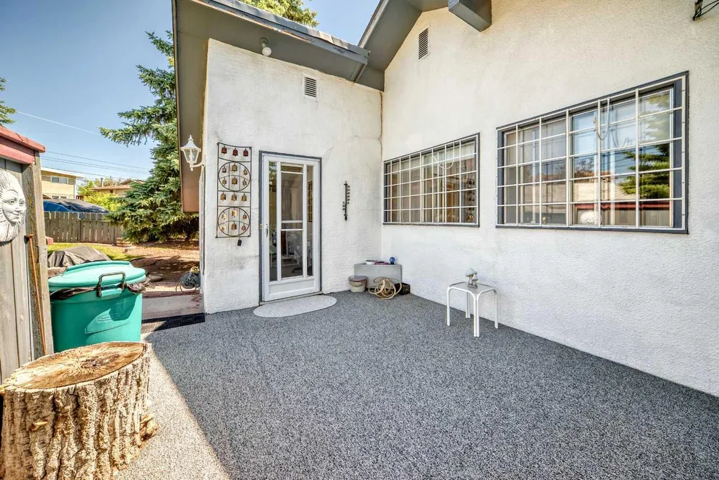310 Huntham Place NE Calgary AB T2K 4G7