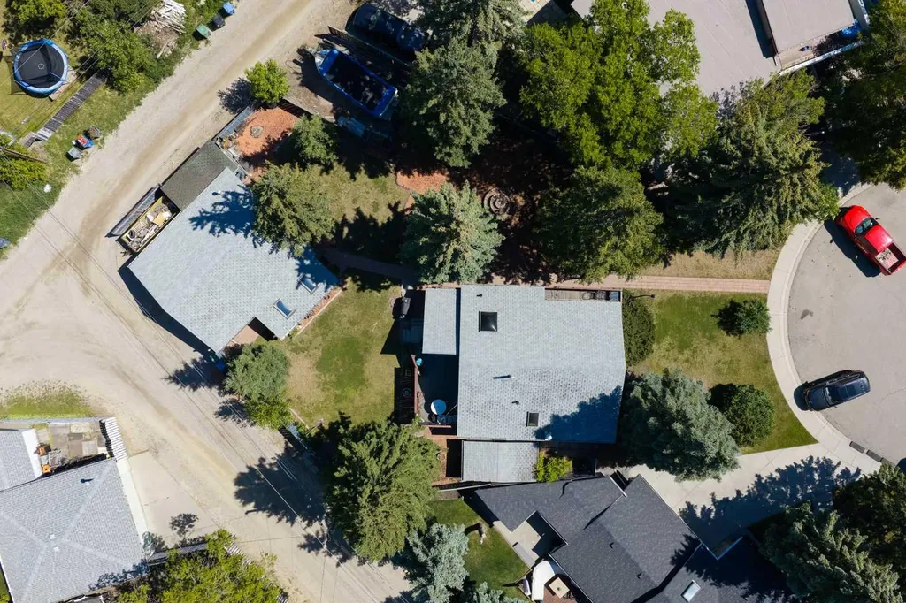 310 Huntham Place NE Calgary AB T2K 4G7