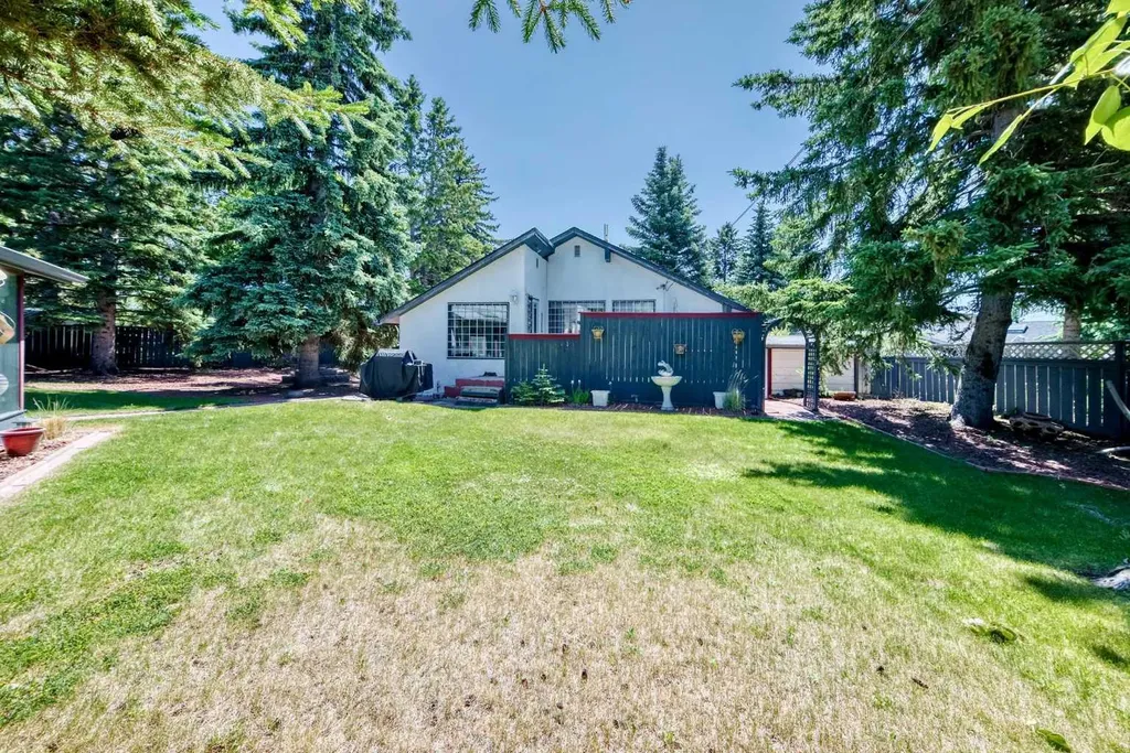 310 Huntham Place NE Calgary AB T2K 4G7