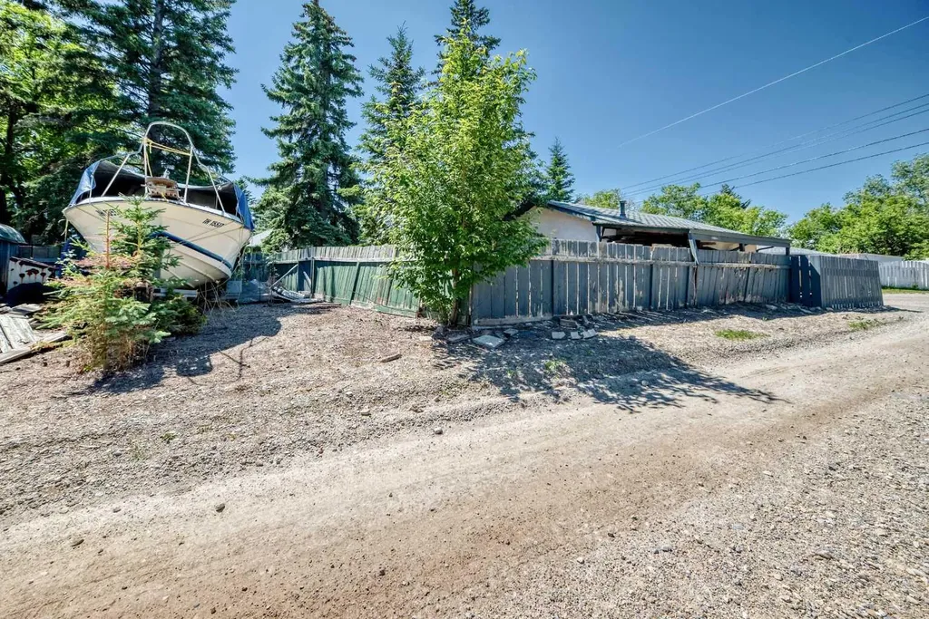 310 Huntham Place NE Calgary AB T2K 4G7