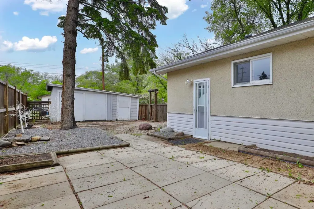 4624 56 Street Camrose AB T4V 2C3