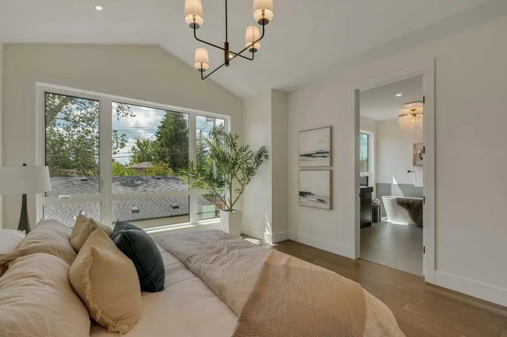 3919 23 Avenue SW Calgary AB T3E 0J9