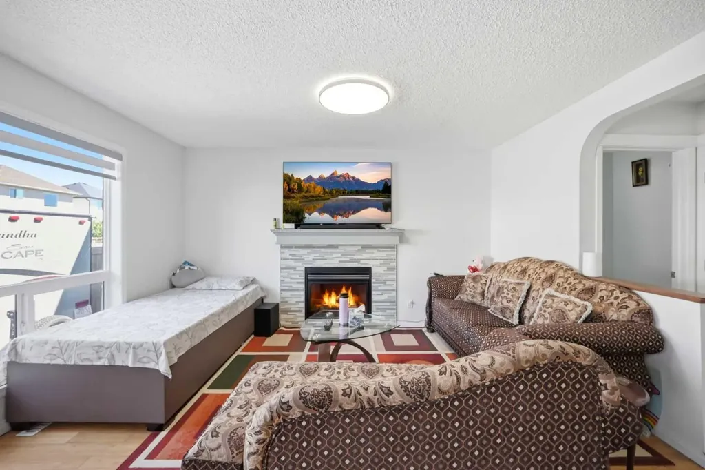 89 Saddlehorn Close NE Calgary AB T3J 5C6