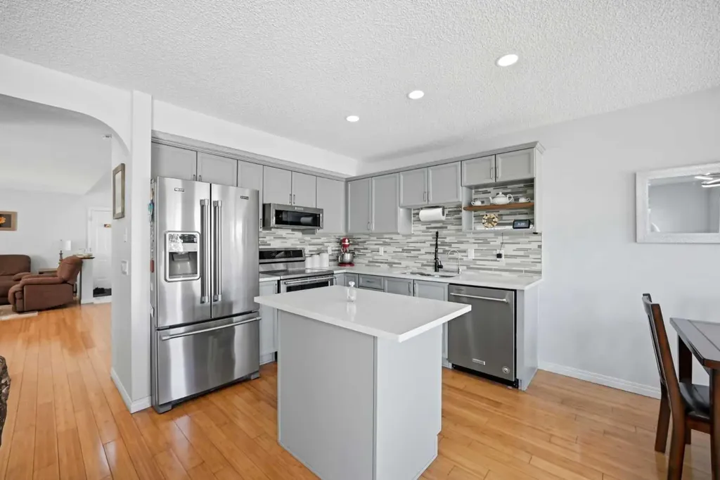89 Saddlehorn Close NE Calgary AB T3J 5C6