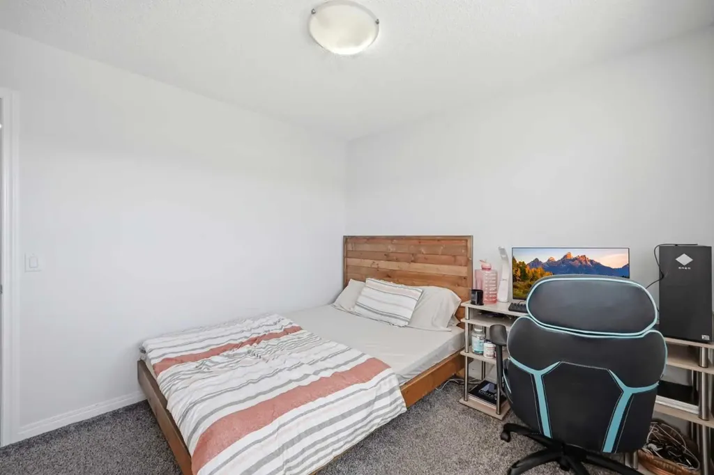 89 Saddlehorn Close NE Calgary AB T3J 5C6