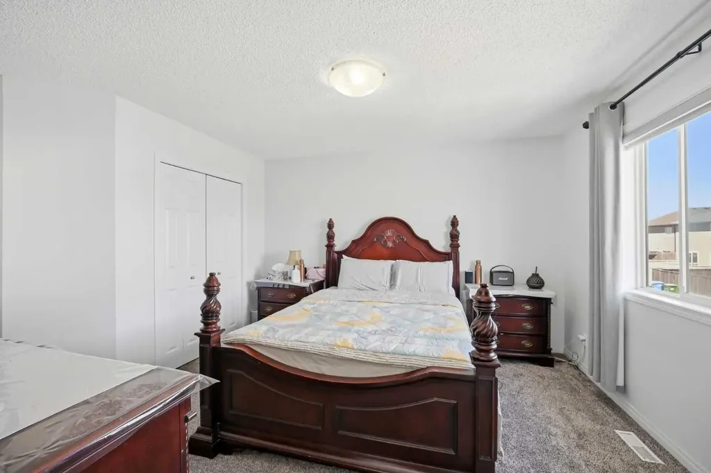 89 Saddlehorn Close NE Calgary AB T3J 5C6
