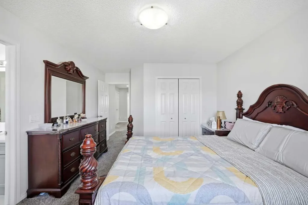 89 Saddlehorn Close NE Calgary AB T3J 5C6