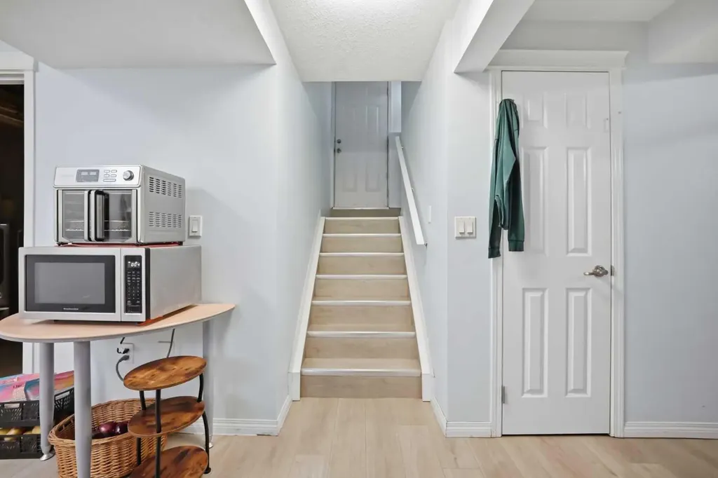 89 Saddlehorn Close NE Calgary AB T3J 5C6