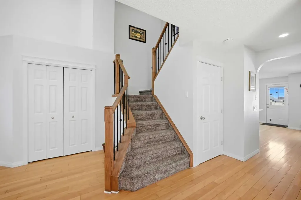 89 Saddlehorn Close NE Calgary AB T3J 5C6