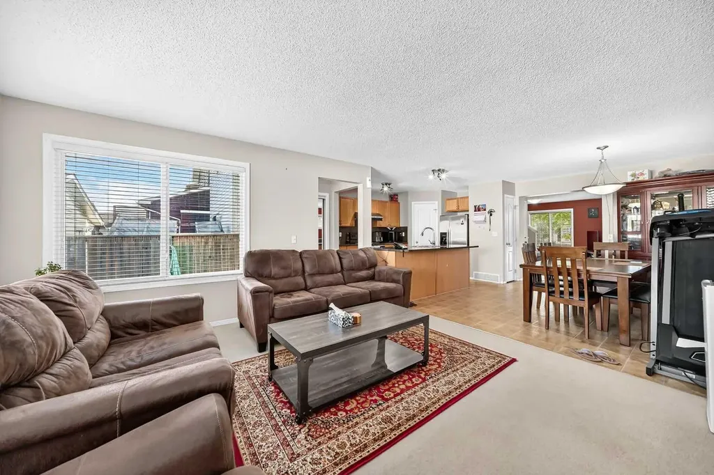 18 Taralake Gardens NE Calgary AB T3J 0A8