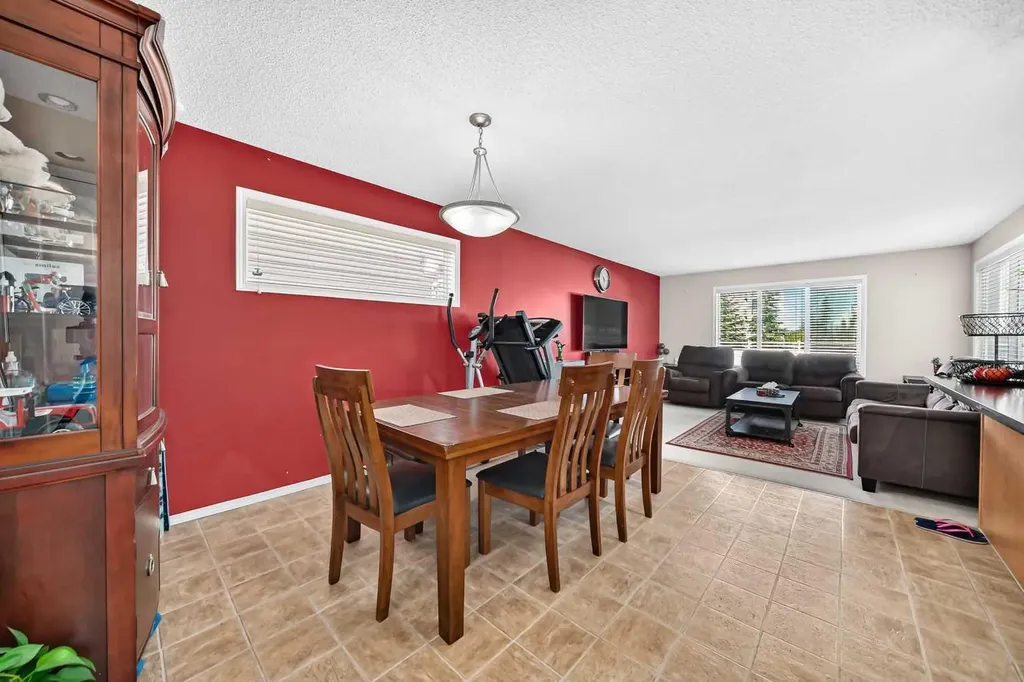 18 Taralake Gardens NE Calgary AB T3J 0A8