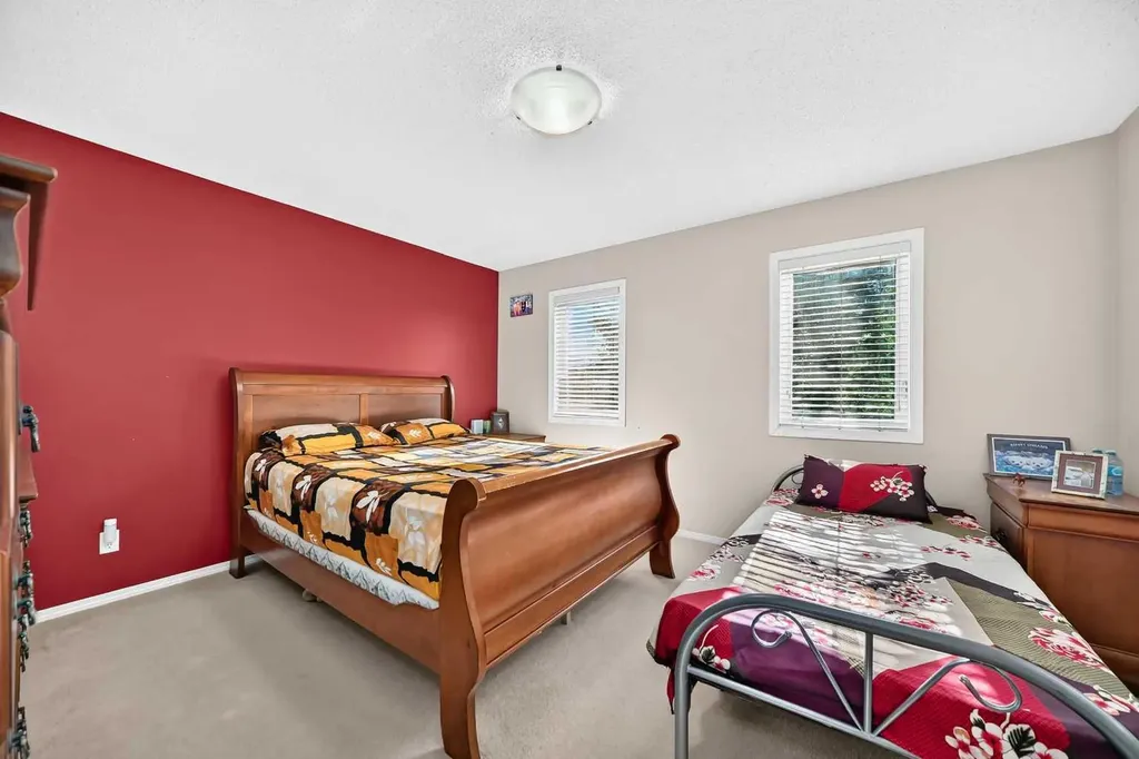 18 Taralake Gardens NE Calgary AB T3J 0A8