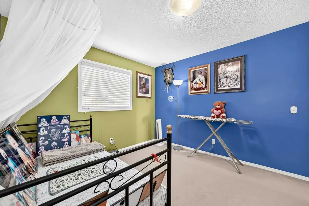 18 Taralake Gardens NE Calgary AB T3J 0A8