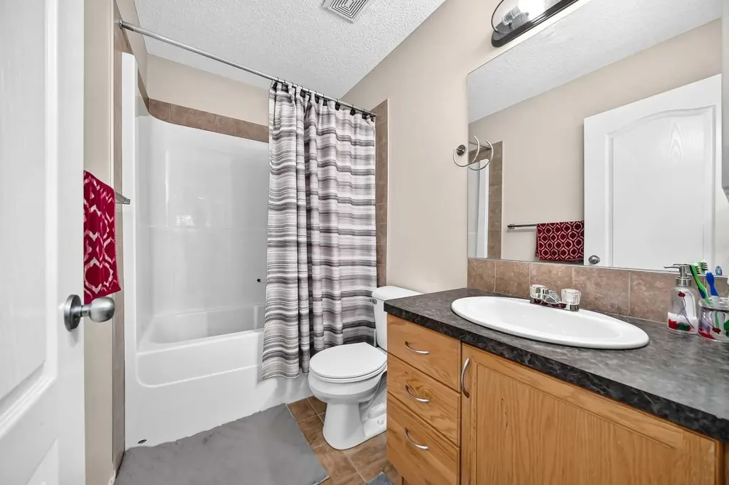 18 Taralake Gardens NE Calgary AB T3J 0A8