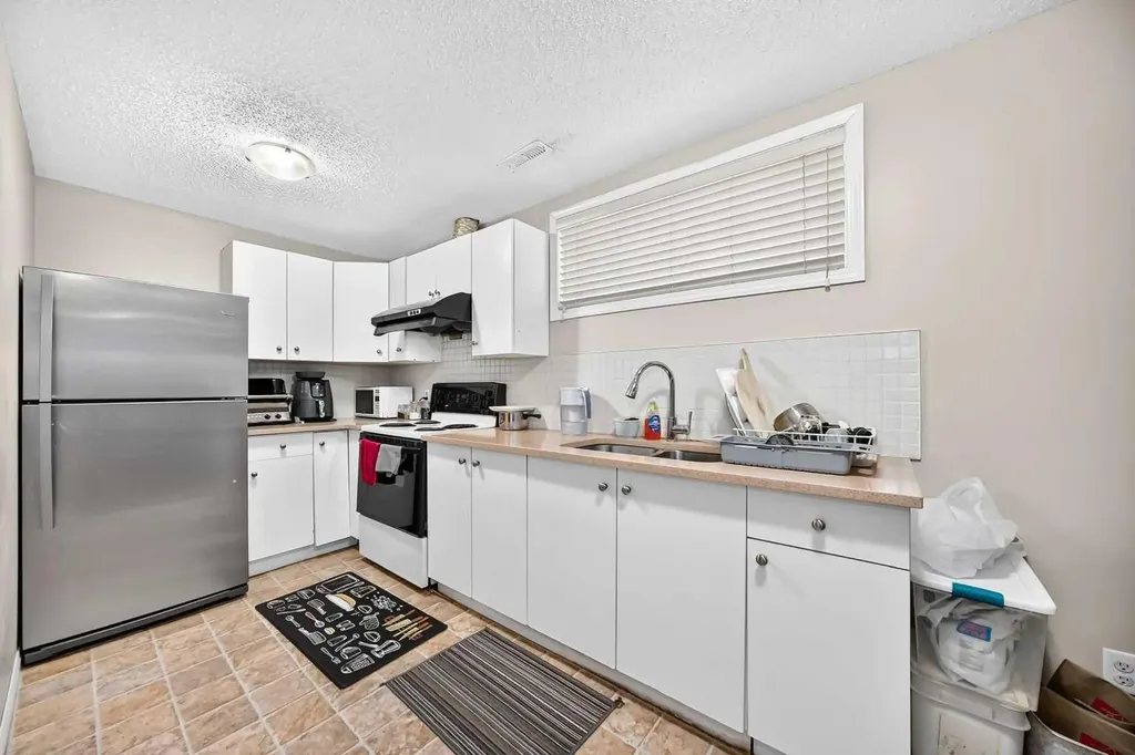 18 Taralake Gardens NE Calgary AB T3J 0A8