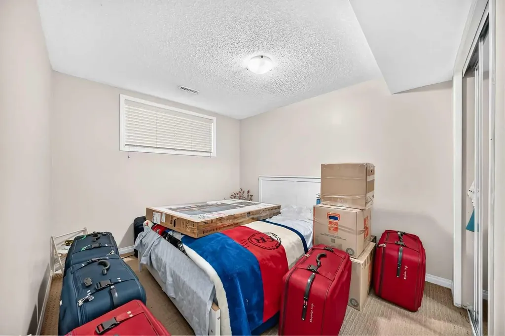 18 Taralake Gardens NE Calgary AB T3J 0A8