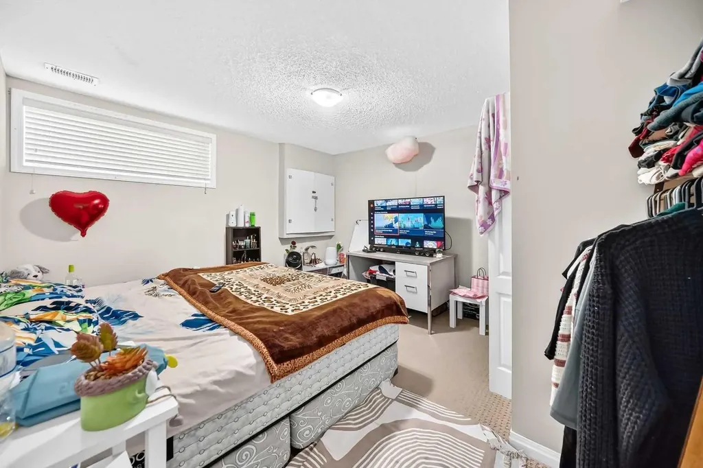 18 Taralake Gardens NE Calgary AB T3J 0A8
