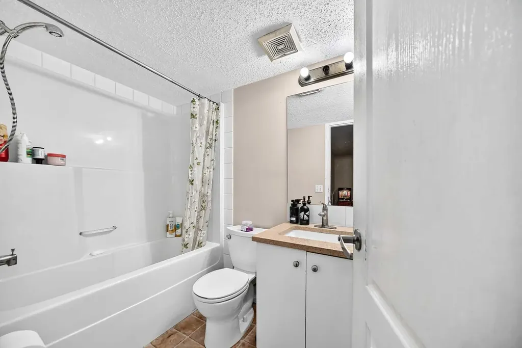 18 Taralake Gardens NE Calgary AB T3J 0A8