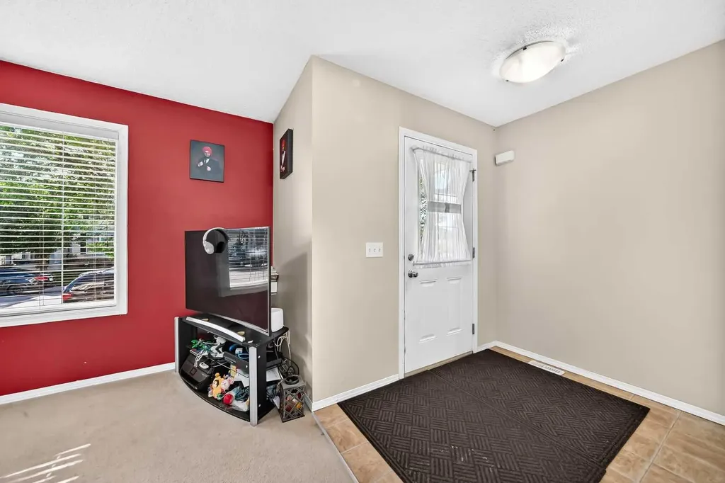 18 Taralake Gardens NE Calgary AB T3J 0A8
