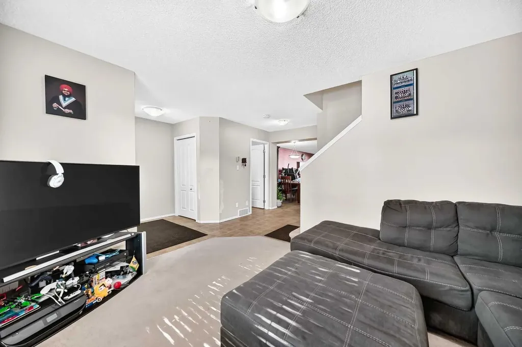 18 Taralake Gardens NE Calgary AB T3J 0A8