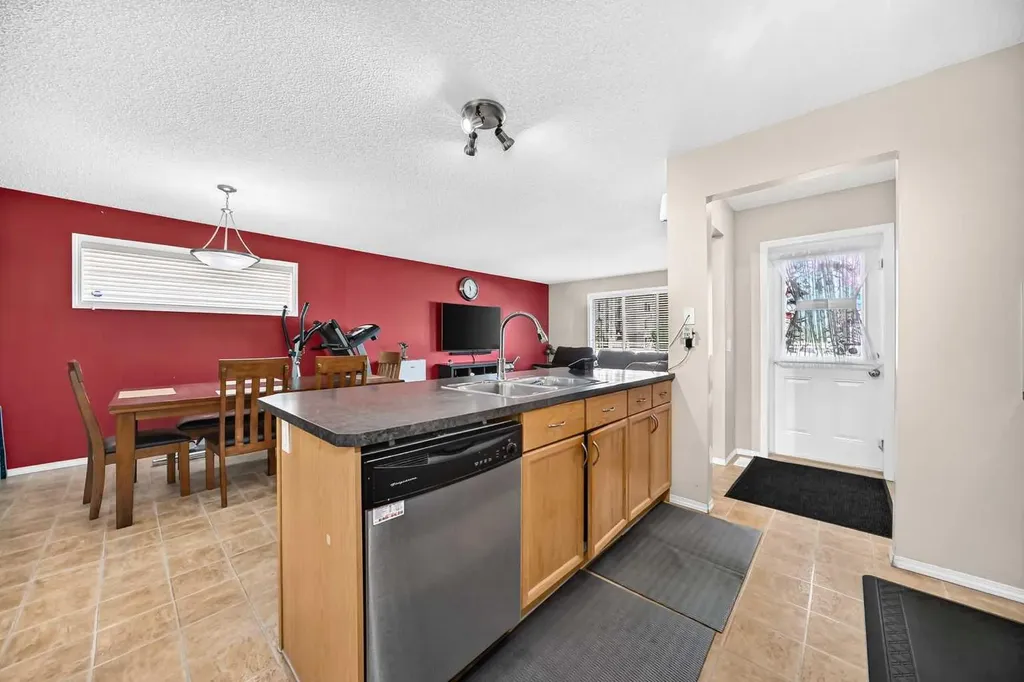 18 Taralake Gardens NE Calgary AB T3J 0A8