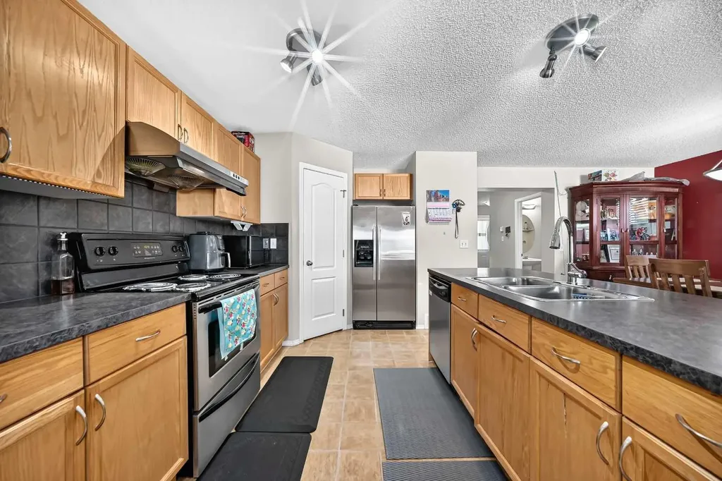 18 Taralake Gardens NE Calgary AB T3J 0A8
