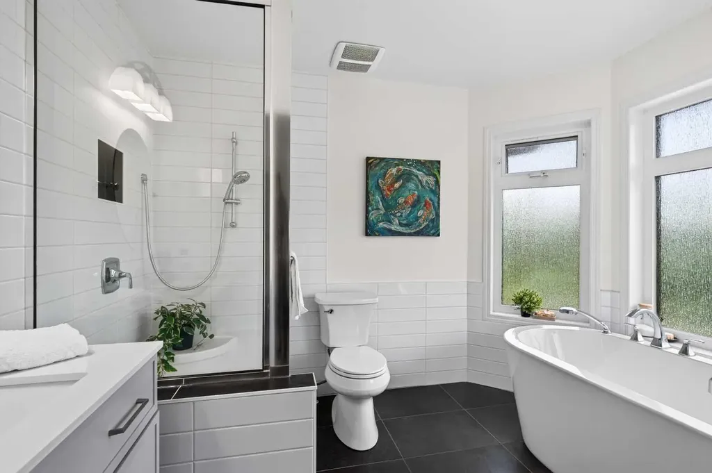 76 Edgepark Road NW Calgary AB T3A 4P8