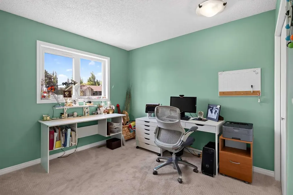 76 Edgepark Road NW Calgary AB T3A 4P8