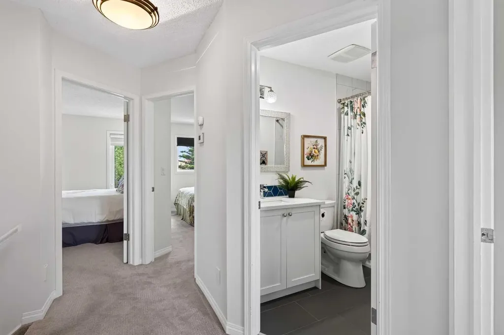 76 Edgepark Road NW Calgary AB T3A 4P8