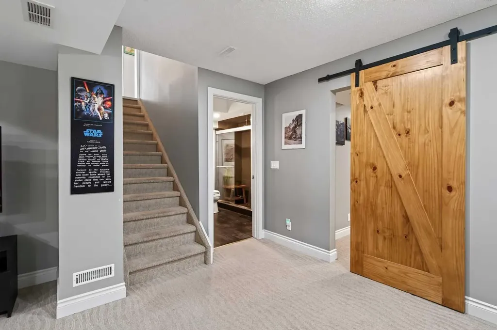 76 Edgepark Road NW Calgary AB T3A 4P8
