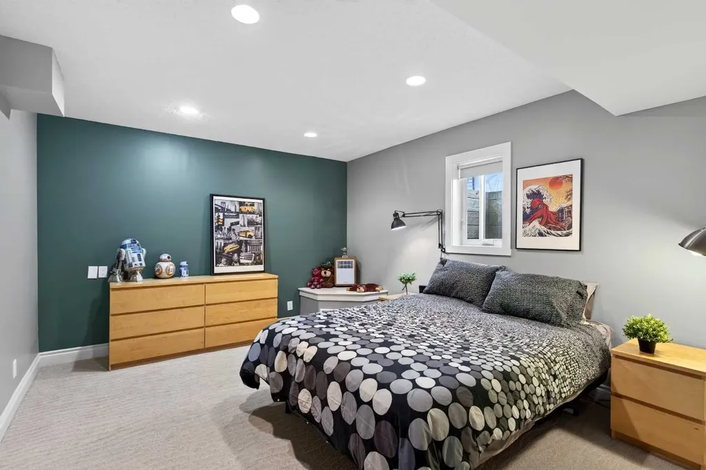 76 Edgepark Road NW Calgary AB T3A 4P8