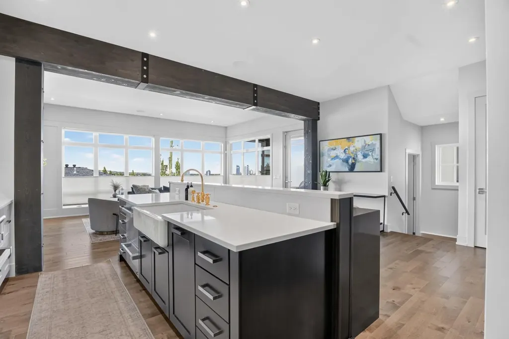 2010 29 Avenue SW Calgary AB T2T1N3