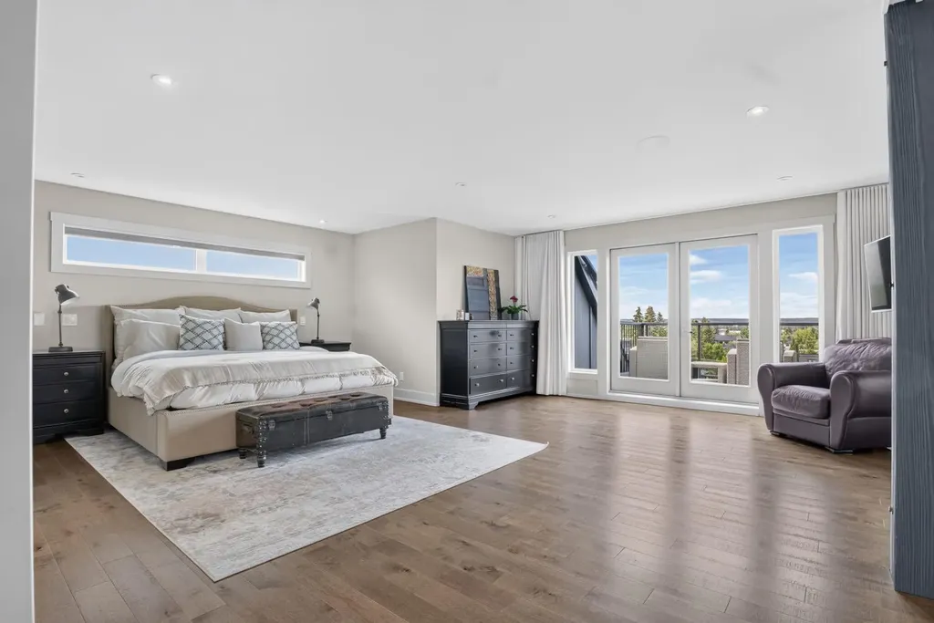 2010 29 Avenue SW Calgary AB T2T1N3