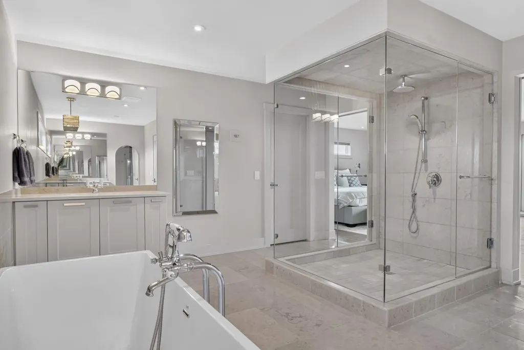 2010 29 Avenue SW Calgary AB T2T1N3