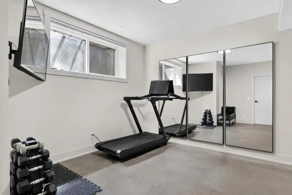2010 29 Avenue SW Calgary AB T2T1N3