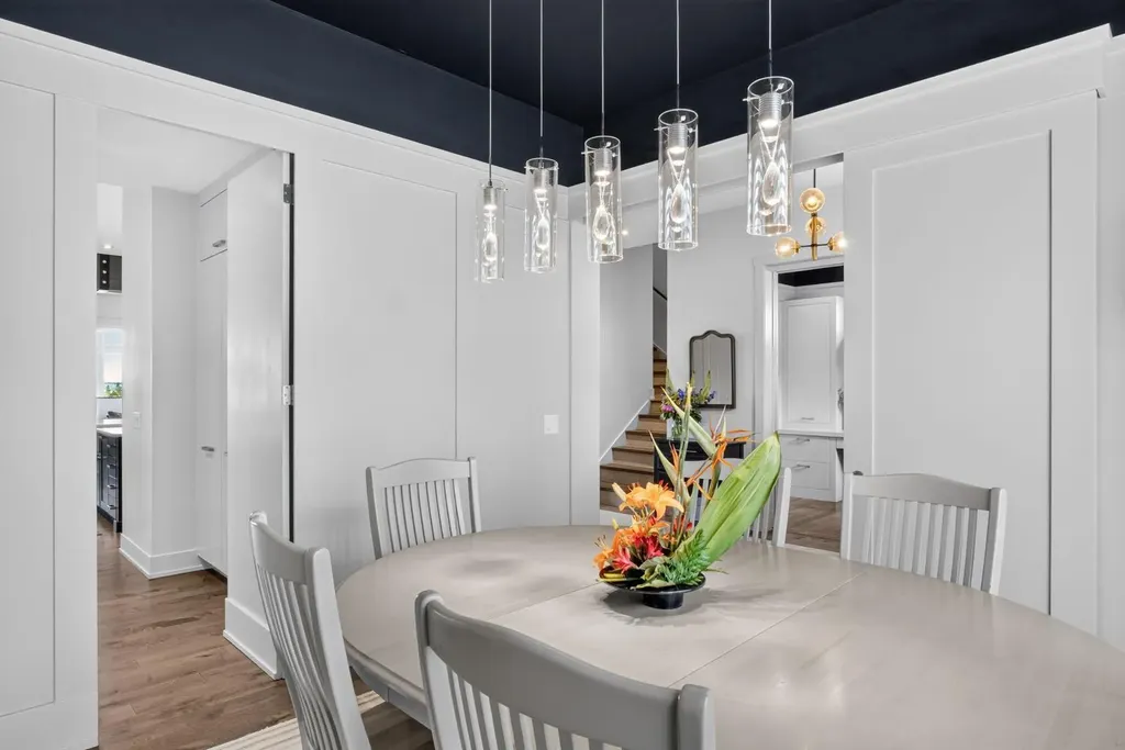 2010 29 Avenue SW Calgary AB T2T1N3