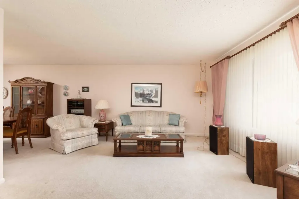 2209 8a Avenue S Lethbridge AB T1J 1S7